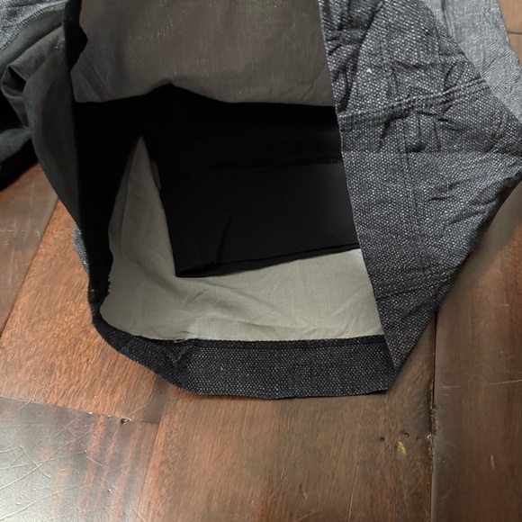 Lululemon T.H.E. Short 9” Lined Men’s Medium Black And White - Picture 8 of 8